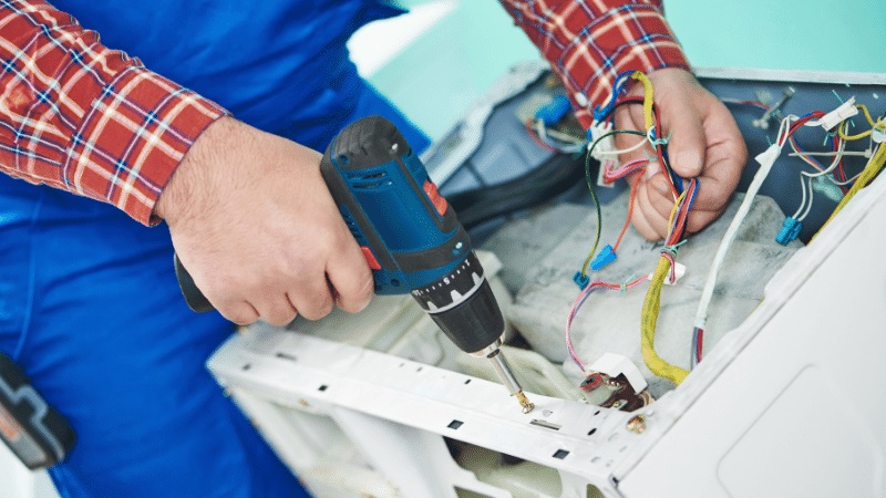 Güdül Dominox Dominox çamaşır makinesi kart tamiri – Su almama arızası orijinal parça ile giderildi. - Teknik servis örneği